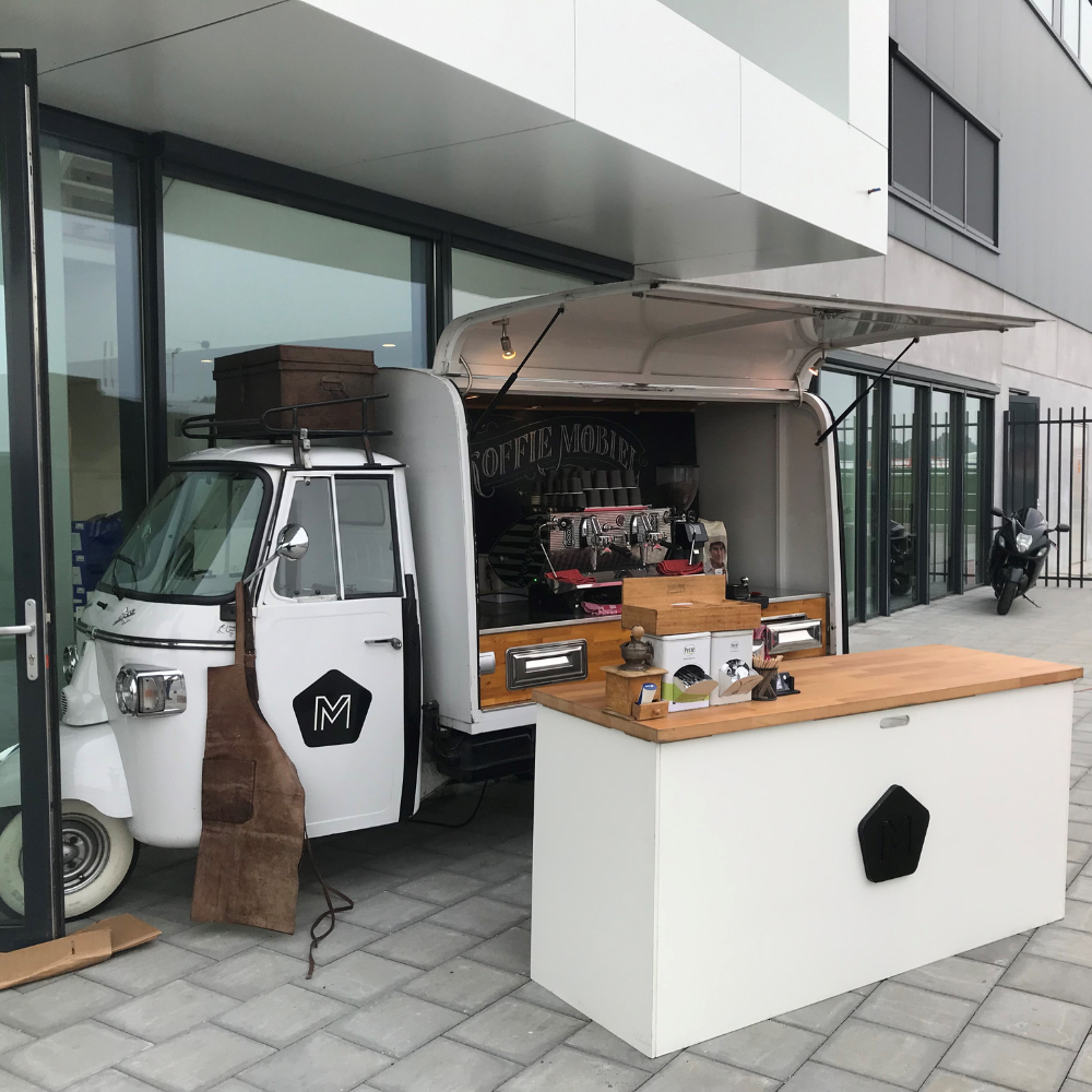 Mobile koffiebar Piaggio Ape op locatie